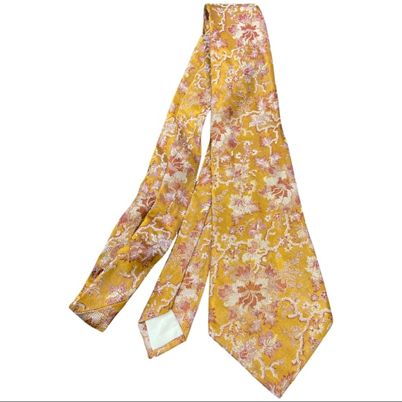 🔥4 for $20🔥Hand stitched silk brocade tie Mix and match!!! - Picture 2 of 4